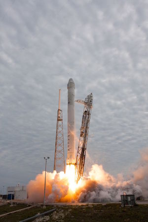 CRS F9 Dragin liftoff