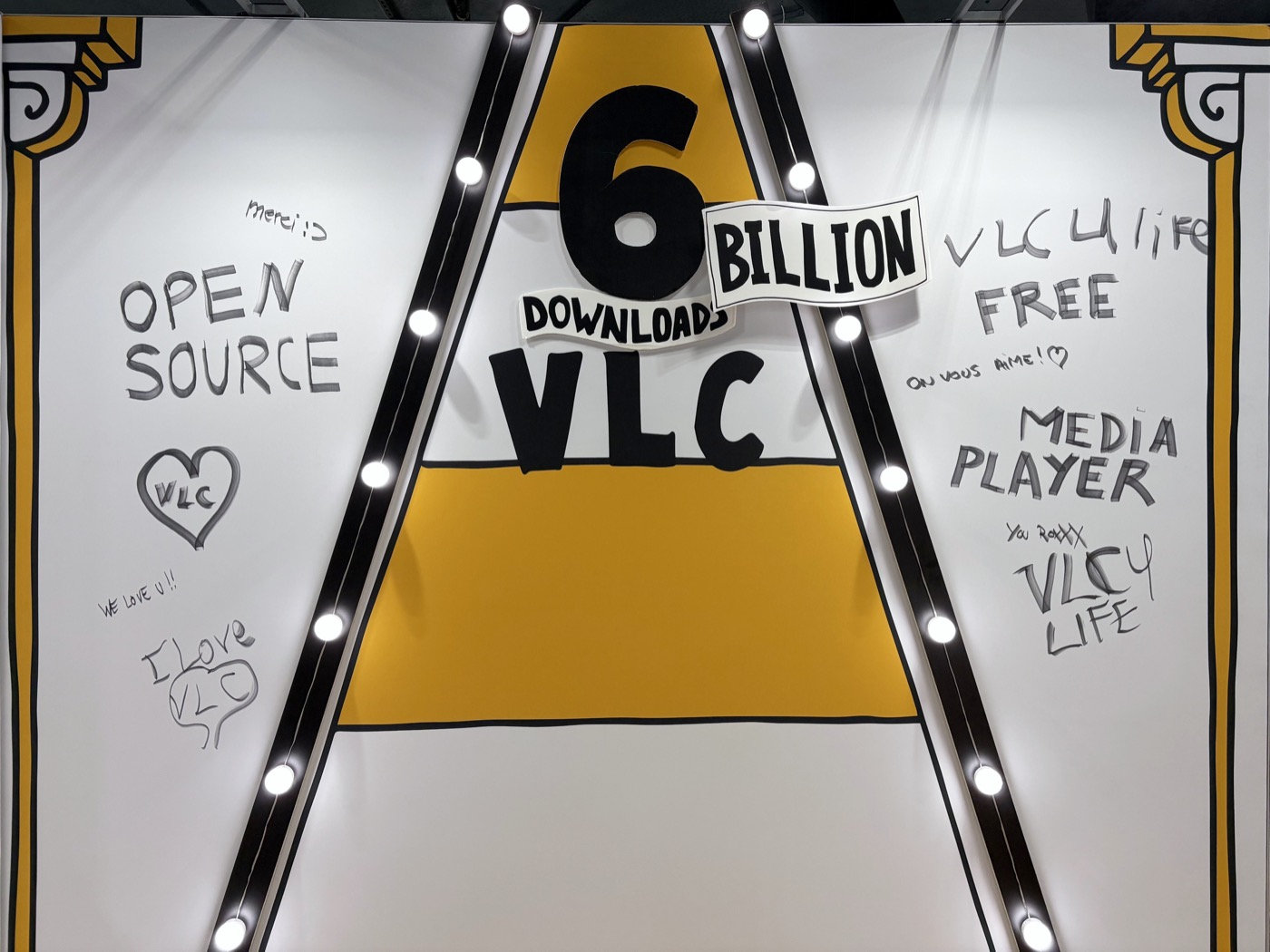 VLC at CES 2025 — photo 4